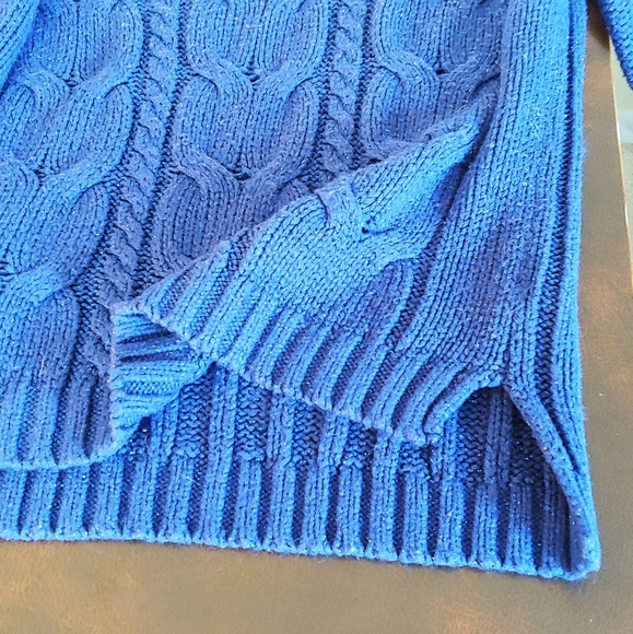 Warm Sweater - Picture 7 of 10